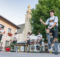 fileadmin/roha/images_galerie/brauchtum/Tracht/Trachtenverein_Anger/BR-TRACH-ANG-20190908-1938-02-D-roha-Brauchtum-Tracht-Anger-Hoeglwoerth.png