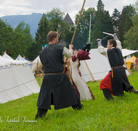 fileadmin/roha/images_galerie/brauchtum/Ritter-Mittelalter/BR-MITTELALT-PID-0028-D-roha-Brauchtum-Mittelalterfest-Piding-Schloss-Staufeneck-Ritter-Kampf.png