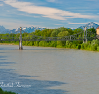 fileadmin/roha/Interessantes-in-Kurzform/LAUF-BRUE-0015-1-P-D-roha-Laufen-Salzach-Bruecke-Wasser-Fluss-Lattengebirge-Watzmann-Panorama.png