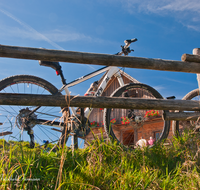 fileadmin/roha/images_galerie/orte_landschaft/Stoisser-Alm/TEI-STO-MOUN-0013-D-roha-Teisendorf-Anger-Stoisser-Alm-Mountainbike.png