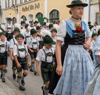 fileadmin/roha/Gautrachtenfest/Bilderglalerie/Gaufest-2023/Festsonntag/BR-GAUFEST-TEIS-2023-3-1156-04-D-roha-Tracht-Gaufest-Teisendorf.png