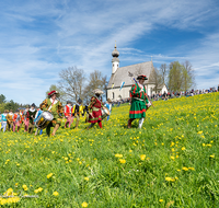 fileadmin/roha/images_galerie/brauchtum/Leonhardiritt/Traunstein-Georgiritt/BR-PFRI-TRAUNST-2019-1051-01-01-D-roha-Brauchtum-Pferdeumritt-Georgiritt-Traunstein-Ettendorfer-Kircherl.png