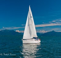 fileadmin/roha/images_galerie/orte_landschaft/Chiemsee/CHIE-SEG-MALERW-0003-D-roha-Chiemsee-Segeln-Malerwinkel.png