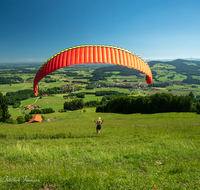 fileadmin/roha/images_galerie/Freizeit-Sport/Gleitschirm-Drachen/AN-PAN-FUER-GL-1027-0-04-D-roha-Anger-Panorama-Fuermann-Alm-Gleitschirm-Flieger.png