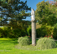 fileadmin/roha/images_galerie/kirche_religion/Teisendorf/KKKM-TEIS-FORST-0001-D-roha-Mariensaeule-Teisendorf-Forstamtplatz.png