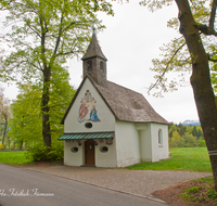 fileadmin/roha/images_galerie/kirche_religion/Traunstein-Vachendorf/KKKM-TS-BUCHF-0009-D-roha-Kapelle-Traunstein-Buchfelln.png