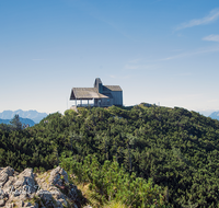 fileadmin/roha/images_galerie/orte_landschaft/Bergen/BERG-HOCHF-0001-1-D-roha-Bergen-Hochfelln-Gipfel-Tabor-Kapelle.png