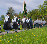 fileadmin/roha/images_galerie/brauchtum/Tracht/Trachtenwallfahrt_Raiten/BR-TRACH-WALL-RAI-0041-D-roha-Brauchtum-Tracht-Trachtenwallfahrt-Raiten-Chiemgau-Alpenverband-Blumenwiese.png