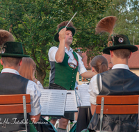 fileadmin/roha/images_galerie/musik/Blasmusik/Piding/MU-BLA-PID-STA-1942-01-01-D-roha-Musik-Blasmusik-Musikkapelle-Piding-Standkonzert.png