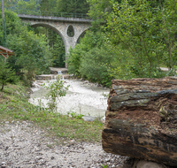 fileadmin/roha/images_galerie/orte_landschaft/Bayerisch-Gmain/BAY-GM-SPEIK-0006-D-roha-Bayerisch-Gmain-Weissbach-Speik-Viadukt.png