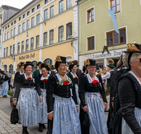 fileadmin/roha/Gautrachtenfest/Bilderglalerie/Gaufest-2023/Festsonntag/BR-GAUFEST-TEIS-2023-3-1156-18-D-roha-Tracht-Gaufest-Teisendorf.png