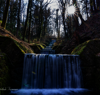 fileadmin/roha/images_galerie/stimmung-Sonne/WAS-WILDB-HOEGLW-0006-8-10-D-M-roha-Wasser-Bach-Hoeglwoerth-Sonne.png