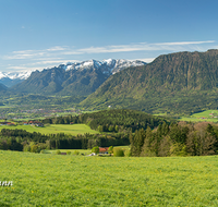 fileadmin/roha/images_galerie/orte_landschaft/Piding/LANDS-ANG-AUF-PID-0001-01-PP-D-roha-Landschaft-Anger-Aufham-Piding-Untersberg-Lattengebirge-Hochstaufen-Zwiesel.png