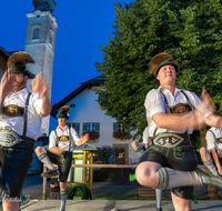 fileadmin/roha/images_galerie/brauchtum/Tracht/Trachtenverein_Anger/BR-TRACH-ANG-20190908-2103-02-D-roha-Brauchtum-Tracht-Anger-Hoeglwoerth-Plattler.png