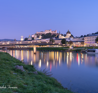 fileadmin/roha/images_galerie/orte_landschaft/Salzburg/Nacht-Salzburg/SA-ALTST-NACHT-0007-0-1-D-roha-Salzburg-Altstadt-Nacht-Panorama-Salzach-Dom-Festung-Kollegienkirche.png