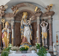 fileadmin/roha/images_galerie/orte_landschaft/Teisendorf/Weildorf/KKKM-WEIL-KIR-0026-D-roha-Kirche-Weildorf-Madonna-Altar.png