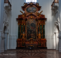 fileadmin/roha/images_galerie/orte_landschaft/Salzburg/Kolleg-Plain-Sebast-Franzis-Mich/SA-KOLL-KIR-0002-D-roha-Salzburg-Kollegienkirche-Altar.png