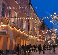 fileadmin/roha/images_galerie/brauchtum/Weihnachten/Christkindlmarkt-Traunstein/TRAUN-CHRIST-MARKT-0015-D-roha-Traunstein-Christkindlmarkt-Stadtplatz-Weihnachten-Schnee.jpg