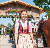 fileadmin/roha/images_galerie/orte_landschaft/Anger/Anger-Trachten-Musik-Fest/BR-FEST-ANG-MUS-TRACH-2018-08-19-1149-07-D-roha-Brauchtum-Fest-Anger-Trachtenverein-Musikkapelle-Festzug.png