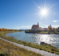 fileadmin/roha/images_galerie/orte_landschaft/Laufen/LAUF-SALZA-SO-0001-D-roha-Laufen-Salzach-Schleife-Stiftskirche-Sonne.png