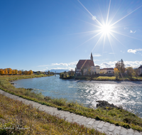 fileadmin/roha/images_galerie/orte_landschaft/Laufen/LAUF-SALZA-SO-0001-D-roha-Laufen-Salzach-Schleife-Stiftskirche-Sonne.png