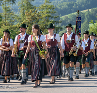 fileadmin/roha/images_galerie/orte_landschaft/Anger/Anger-Trachten-Musik-Fest/MU-BLA-THUN-ANG-2018-0941-01-D-roha-Musik-Blasmusik-Thundorf-Strass-Anger-Festzug.png