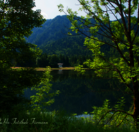 fileadmin/roha/images_galerie/orte_landschaft/Ruhpolding/RUH-LOED-0021-D-roha-Ruhpolding-Loedensee-Hochwasser.png