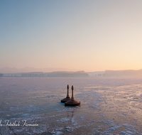 fileadmin/roha/images_galerie/Winter/SPO-EIS-STOCK-WAG-0002-D-roha-Sport-Winter-Eis-Eisstock-Waginger-See-Kuehnhausen-Sonnenuntergang-Stimmung.png