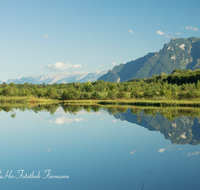 fileadmin/roha/images_galerie/orte_landschaft/Ainring/AINR-MOOR-0006-6-D-roha-Ainring-Moor-See-Untersberg-Tennengebirge.png