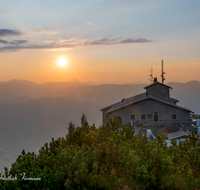 fileadmin/roha/images_galerie/stimmung-Sonne/Sonnenuntergang/BGD-KE-SU-0007-D-roha-Berchtesgaden-Kehlstein-Haus-Sonnenuntergang-Alpen.png