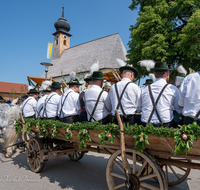 fileadmin/roha/images_galerie/brauchtum/Leonhardiritt/Holzhausen_01/Holzhausen-Ritt-2023/BR-PFRI-HOLZ-2023-1022-01-D-roha-Brauchtum-Leonhardiritt-Holzhausen-Teisendorf.png