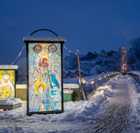 fileadmin/roha/images_galerie/orte_landschaft/Laufen/LAUF-STADT-WEIH-0002-1645-D-M-roha-Laufen-Weihnachten-Salzachsteg-Nacht-Laterne.png