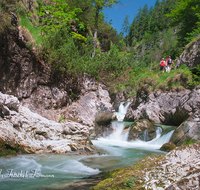 fileadmin/roha/images_galerie/orte_landschaft/Schneizlreuth/SCHNEILZL-WEISSB-0001-07-D-roha-Schneizlreuth-Weissbach-Schlucht-Wasser.png