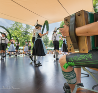 fileadmin/roha/images_galerie/brauchtum/Tracht/Trachtenverein_Teisendorf/BR-TRACH-TANZ-2023-1249-02-D-M-roha-Brauchtum-Tracht-Tanz-Teisendorf.png