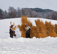 fileadmin/roha/images_galerie/brauchtum/Weihnachten-Buttnmandl/BR-WEIH-BUT-BISCH-0013-D-roha-Brauchtum-Weihnachten-Buttnmandl-Bischofswiesen-Winter.png