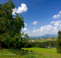 fileadmin/roha/images_galerie/orte_landschaft/Ainring/AINR-UL-0011-D-roha-Ainring-Ulrichshoegl-Panorama.png