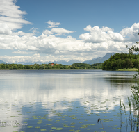 fileadmin/roha/images_galerie/orte_landschaft/Abtsdorf-Abtsdorfer-See/ABTS-0002-21-D-roha-Abtsdorf-See-Tennengebirge-Wolken.png