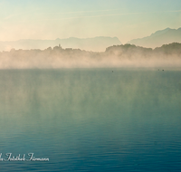 fileadmin/roha/images_galerie/orte_landschaft/Abtsdorf-Abtsdorfer-See/ABTS-SEE-STIM-0007-D-roha-Abtsdorfer-See-Ufer-Herbst-Stimmung-Abtsdorf-Untersberg.png