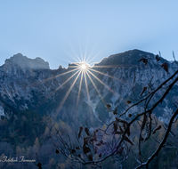 fileadmin/roha/images_galerie/orte_landschaft/Bayerisch-Gmain/STIM-TEUF-LO-LATT-0001-1322-02-M-D-roha-Stimmung-Teufelsloch-Lattengebirge-Bayerisch-Gmain.png