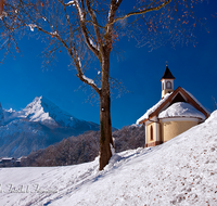 fileadmin/roha/images_galerie/orte_landschaft/Berchtesgaden/Kirchleitnkapelle/BGD-KIRCHL-KAP-0028-D-roha-Berchtesgaden-Kirchleitn-Kapelle-Winter-Schnee-Watzmann.png