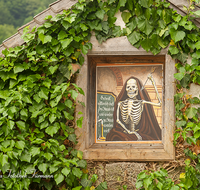 fileadmin/roha/images_galerie/kirche_religion/Berchtesgaden/KKKM-BGD-RA-FRIED-0009-1-D-roha-Bild-Gemaelde-Tod-Ramsau-Friedhof.png