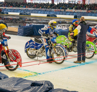 fileadmin/roha/images_galerie/Freizeit-Sport/Eisspeedway/SPO-EIS-SPEED-INZ-0020-2018-1619-01-D-roha-Sport-Eisspeedway-Inzell-Max-Aicher-Arena-Start.png