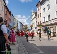 fileadmin/roha/images_galerie/orte_landschaft/Teisendorf/Gaufest-GauverbandI-Freitag14.-Sonntag23.Juli2023/BR-GAUFEST-TEIS-2023-3-1137-04-2-D-roha--Tracht-Gaufest-Teisendorf.png