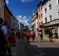 fileadmin/roha/images_galerie/orte_landschaft/Teisendorf/Gaufest-GauverbandI-Freitag14.-Sonntag23.Juli2023/BR-GAUFEST-TEIS-2023-3-1137-04-2-D-roha--Tracht-Gaufest-Teisendorf.png