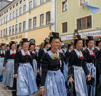 fileadmin/roha/Gautrachtenfest/Bilderglalerie/Gaufest-2023/Festsonntag/BR-GAUFEST-TEIS-2023-3-1156-12-D-roha-Tracht-Gaufest-Teisendorf.png