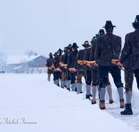 fileadmin/roha/images_galerie/brauchtum/Weihnachten-Boeller/BR-WEIH-BOELL-WEIL-EICH-0017-D-R-roha-Brauchtum-Weihnachten-Boeller-Schuetze-Weildorf-Eichham-Teisendorf.png