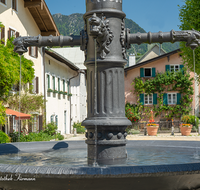 fileadmin/roha/images_galerie/orte_landschaft/Bad_Reichenhall/BAD-REI-FLO-0002-03-D-roha-Bad-Reichenhall-Florianiplatz-Brunnen-heiliger-Florian.png