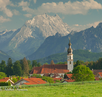 fileadmin/roha/images_galerie/orte_landschaft/Saaldorf/SAAL-0014-4-D-roha-Saaldorf-Watzmann-schlafende-Hexe-Panorama-Landwirtschaft.png