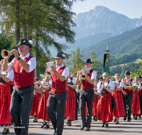 fileadmin/roha/images_galerie/musik/Blasmusik/Teisendorf-Neukirchen-Weildorf/MU-BLA-TEIS-ANG-2018-0947-01-D-roha-Musik-Blasmusik-Teisendorf-Anger-Festzug.png