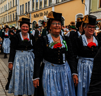 fileadmin/roha/images_galerie/orte_landschaft/Teisendorf/Gaufest-GauverbandI-Freitag14.-Sonntag23.Juli2023/BR-GAUFEST-TEIS-2023-3-1156-17-D-roha-Tracht-Gaufest-Teisendorf.png